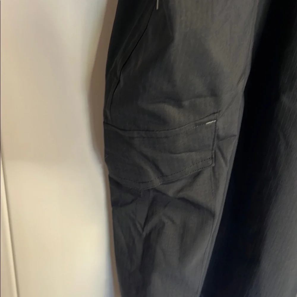 NWT Reebok Black Athletic Shorts with Elastic Waistband - Picture 8 of 9